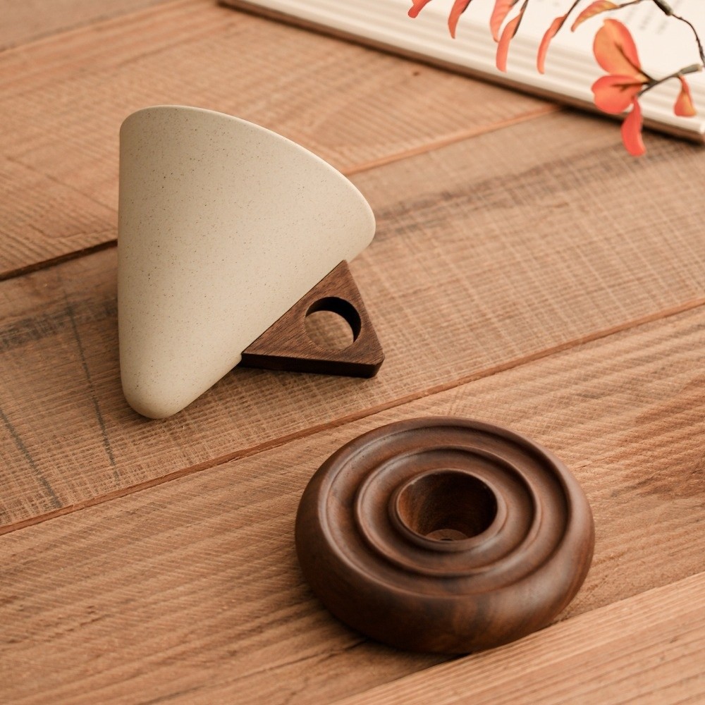 Coffee Tea Pictures - แก้วเซรามิกทรงกรวยสามเหลี่ยมแบบหยาบ ฐานไม้สไตล์เรโทร แก้วกาแฟเซรามิกวินเทจ แก้วน้ำชาทำมือ แก้วกาแฟทรงกรวย ของขวัญ