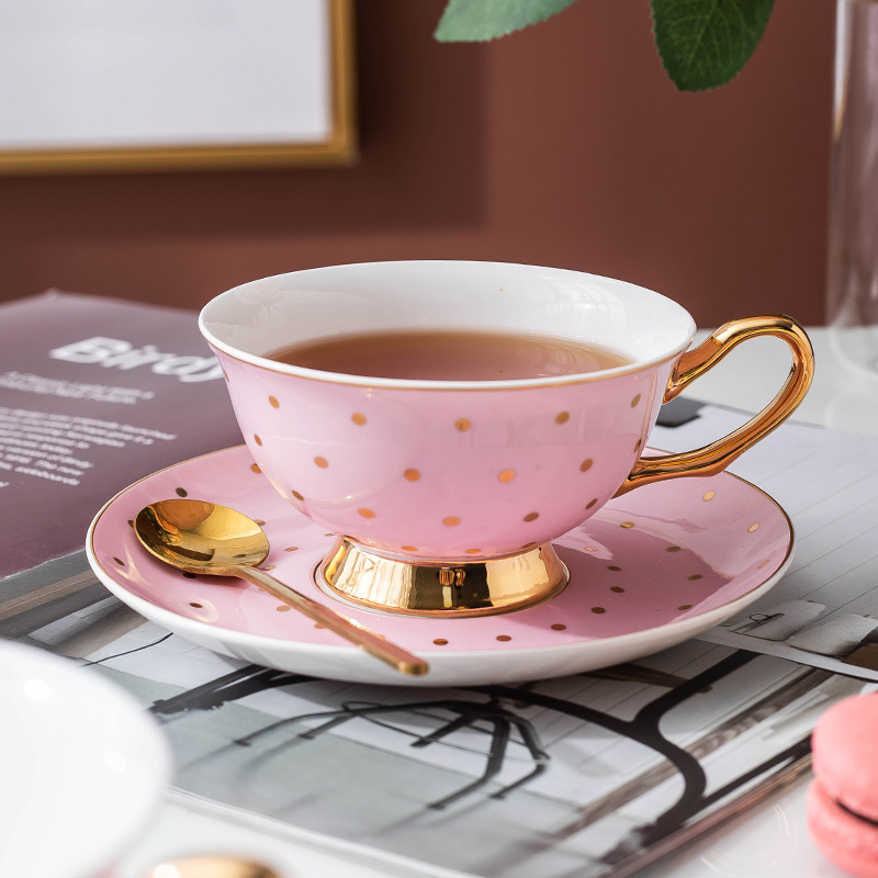 แก้วกาแฟเซรามิกสีชมพูพร้อมจานร - Coffee Tea Pictures บทวิจารณ์และราคา